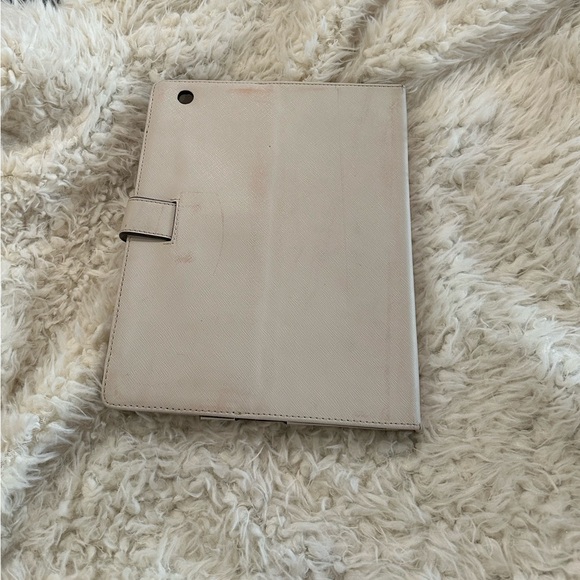 Coach & Michael Kors tablet covers (2) - Picture 16 of 16